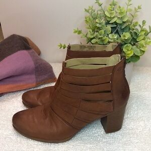 Josef Seibel Brown Leather Strappy Cutout Booties Size 9 Stacked Heel